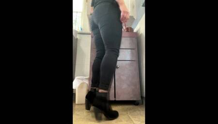 Black Tight Jeans Reach Wearing Boots