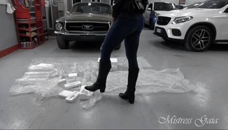 MISTRESS GAIA - DESTRUCTIVE BOOTS - HD