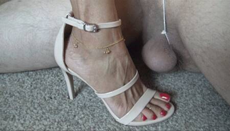 Smashed Balls on a String - iPad Quality