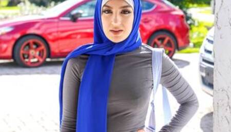 Big ass Arab teen didnt like Mardi Gras