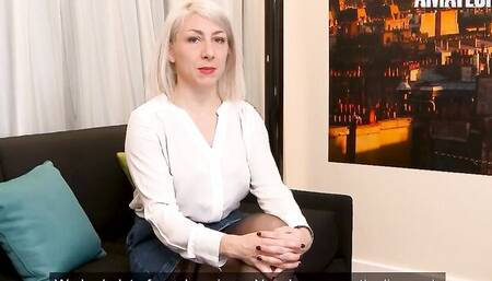 Blonde's pussy gets soaking wet while a cock penetrates her ass