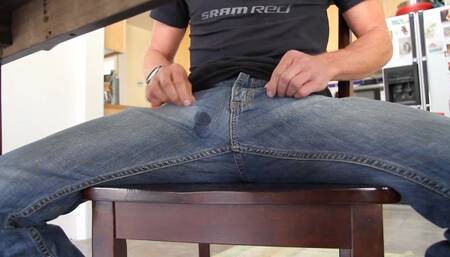 Hands free cumshot in my jeans