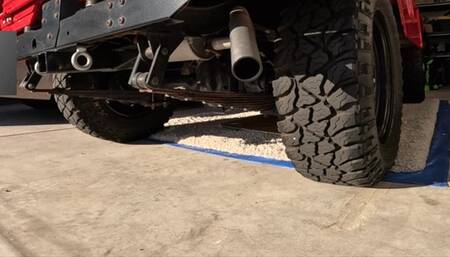 Cranking & Black Tailpipe Exhaust