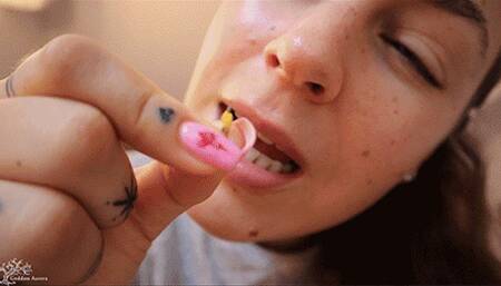 Shrunken BF can't make her Orgasm