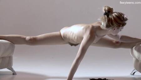 Alecia's gymnast pussy movie