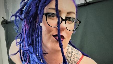 Tall BBW showing off new outfits, PVC and velvet