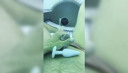 Tanning salon rub down