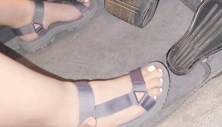 Outdoor Athletic Sandal Drive
