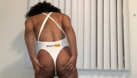 White Socks and Leotard Wetting with Daisy (MOV)