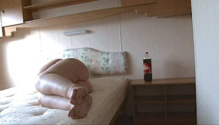 Remote Feeder And Masturbation (FEEDER FEEDEE SERIES) - Quicktime