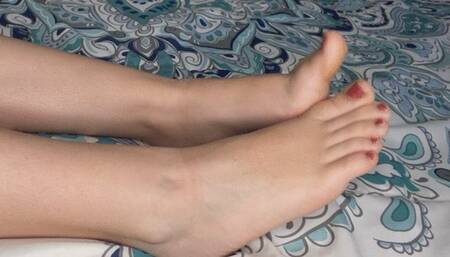 Petite Feet and Toe Curling