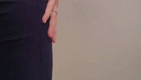 Using The Toilet In Tight Jeans hd wmv