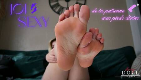 JOI sexy de ta patronne aux pieds divins