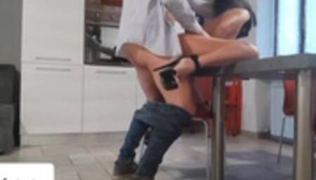 Sesso passionale con la moglie sexy italiana del mio amico