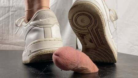 A CBT and Shoejob Dream in well worn and dirty white Nike AF´s - Multicam - 4K