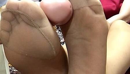 Pantyhose Footjob 2