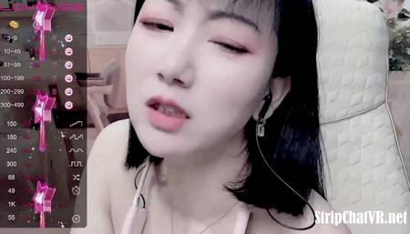 DiamondJo only on StripCHatVR.net