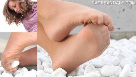Laura's nylon-clad feet have fun with rocks - HD video update 13292
