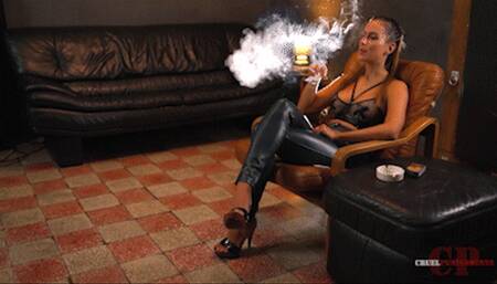 Amanda's smoking habits FHD MP4