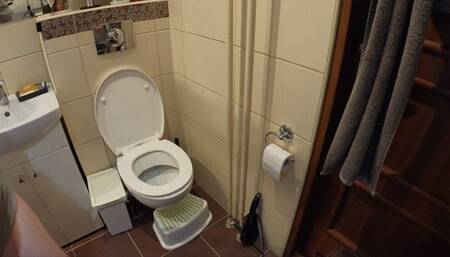 Morning Toilet video - opening fart and sexy long legs with muscular calf