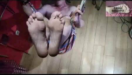 Gresopio's feet on the swing - part 1