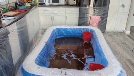 Disgusting Girls play in RECYCLED MESS