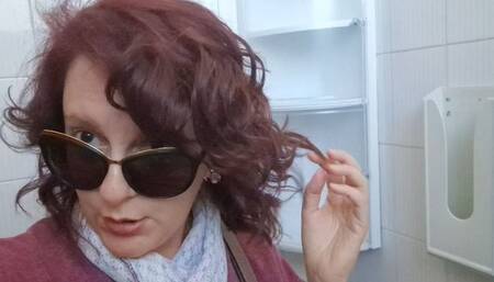 Exaggerated farts in the public bathroom of a bar 4K