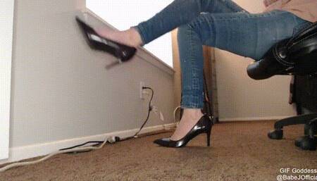 Toe Tapping in Dark Denim Jeans & Purple Pumps