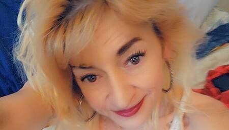 Deep throat turned into masterbating dildo double penetration