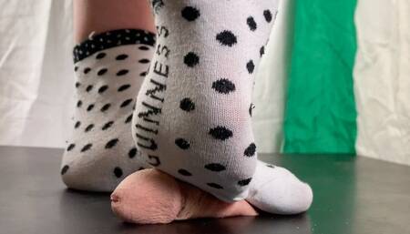 A Shoejobdream comes true - Saint Patricksday Special CBT - Guinness can crush and a beautiful Shoejob in Overknee socks and Heels - full body cam - 4K Resolution