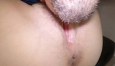 Amazing squirting unshaved pussy in extreme closeup eating