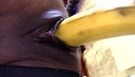 Messy Pussy - Banana