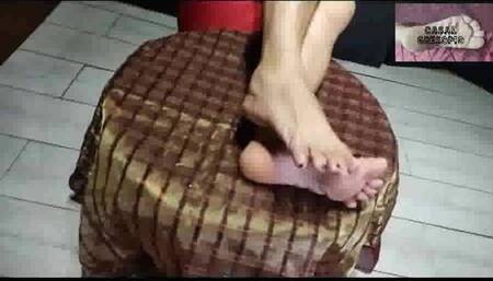 Gresopio's feet on the table