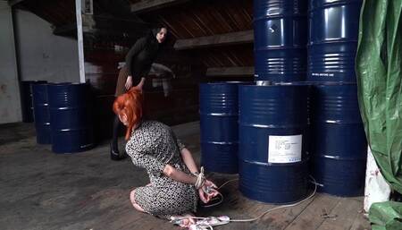 2260 Amber and Mia in Flip Flop Peril