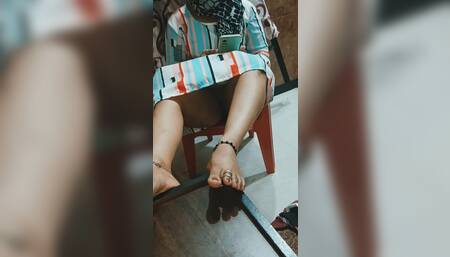 Indian girl caught her boyfriend jerking and cum in mauth