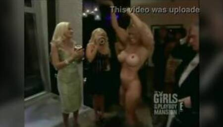 Pamela Anderson Nude