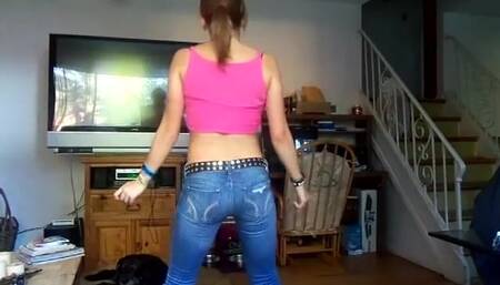 White Girl Twerk Booty Bounce Booty Too Fat