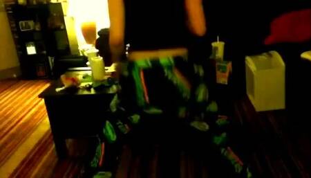 White Girl Twerks That Arch in Her Back