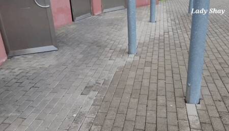 Oeffentliches Autobahn Damenklo