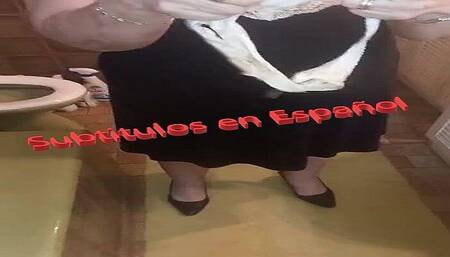 Lady Chloe catches him sniffing her panties (Spanish sub)