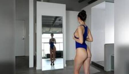 Big ass MILF model posing in clothes and exposed stunning all natural body