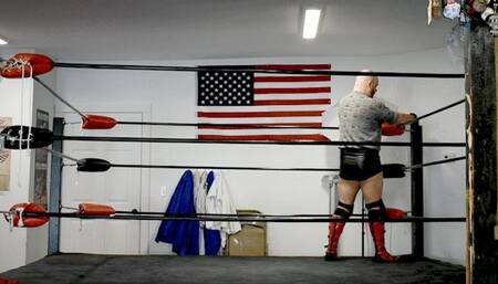 Maledom mixed wrestling CJ vs Kisa Kicks