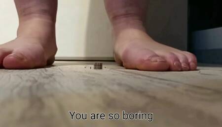 Giantess Lana's tiny visitors