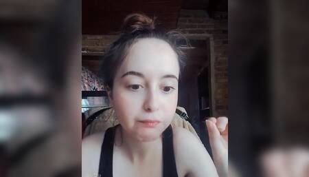 Do you like videos like this eating? Like to know and when I eat fruit he recorded them