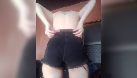 The short is too small for me