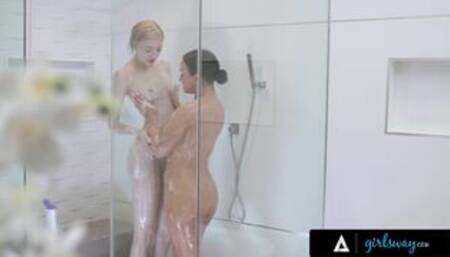 GIRLSWAY - Big Chested Milf Jennifer White Has Her Pussy Softly Eaten in The Shower By Stepdaughter