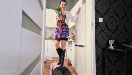 Mistress Dinah is cooking