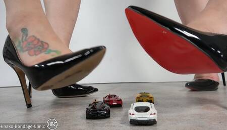 Japanese Giantess Fetish! 2 Japanese Giantesses Crush Car!