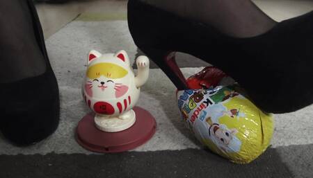 I love to destroy all with my crush heels! The destroying mood of Princess Kirstin!