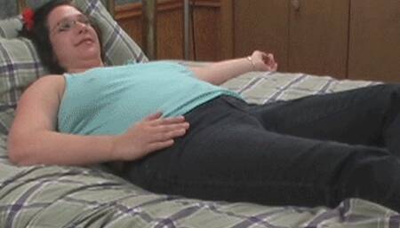 BBW Mandy Sucks Off Drop Off Guy! (wmv)